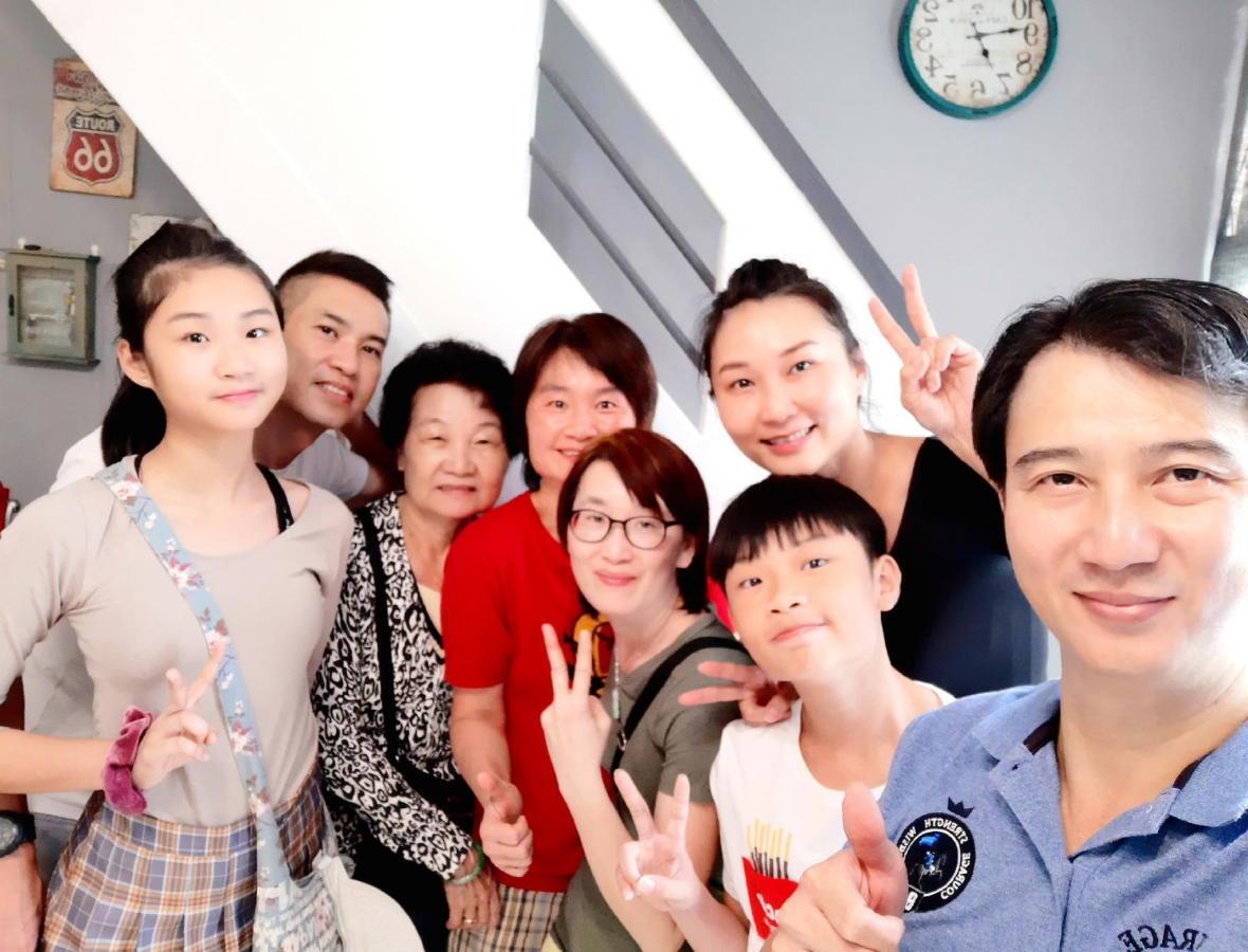 Ferienwohnung Gratitude Tainan Exterior foto